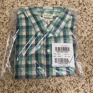 Jcrew Tall Stretch Secret Wash organic cotton poplin shirt in gingham
Item AA273